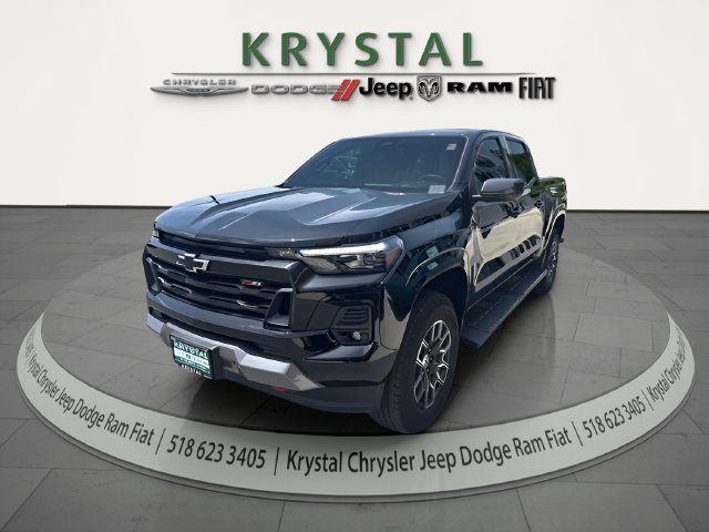 Used 2025 Chevrolet Colorado Z71 AWD/4WD image 3
