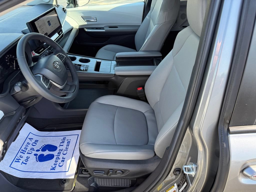 Certified 2026 Toyota Sienna XLE AWD/4WD image 13