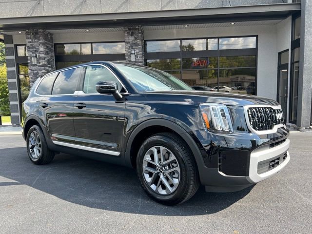 Used 2025 Kia Telluride LX image 3