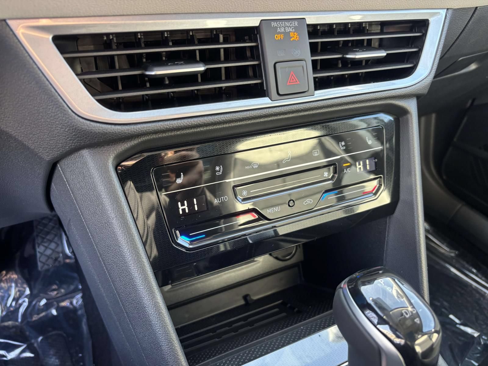 New 2026 Volkswagen Taos SEL AWD/4WD image 21