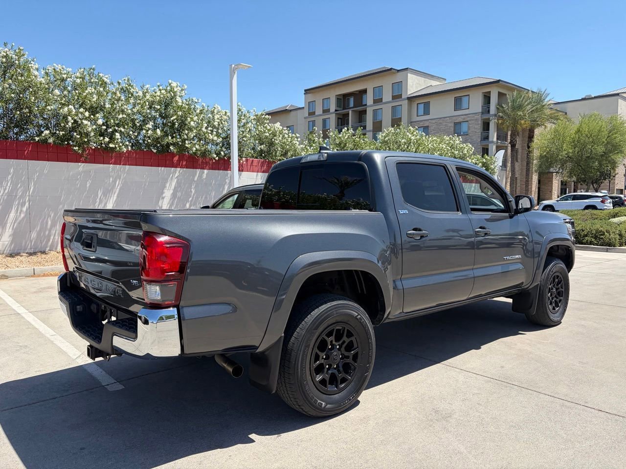 Used 2019 Toyota Tacoma SR5 RWD image 2
