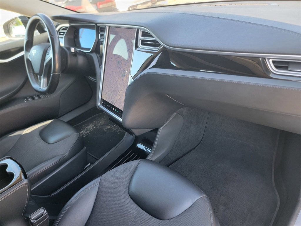 Used 2015 Tesla Model S image 22