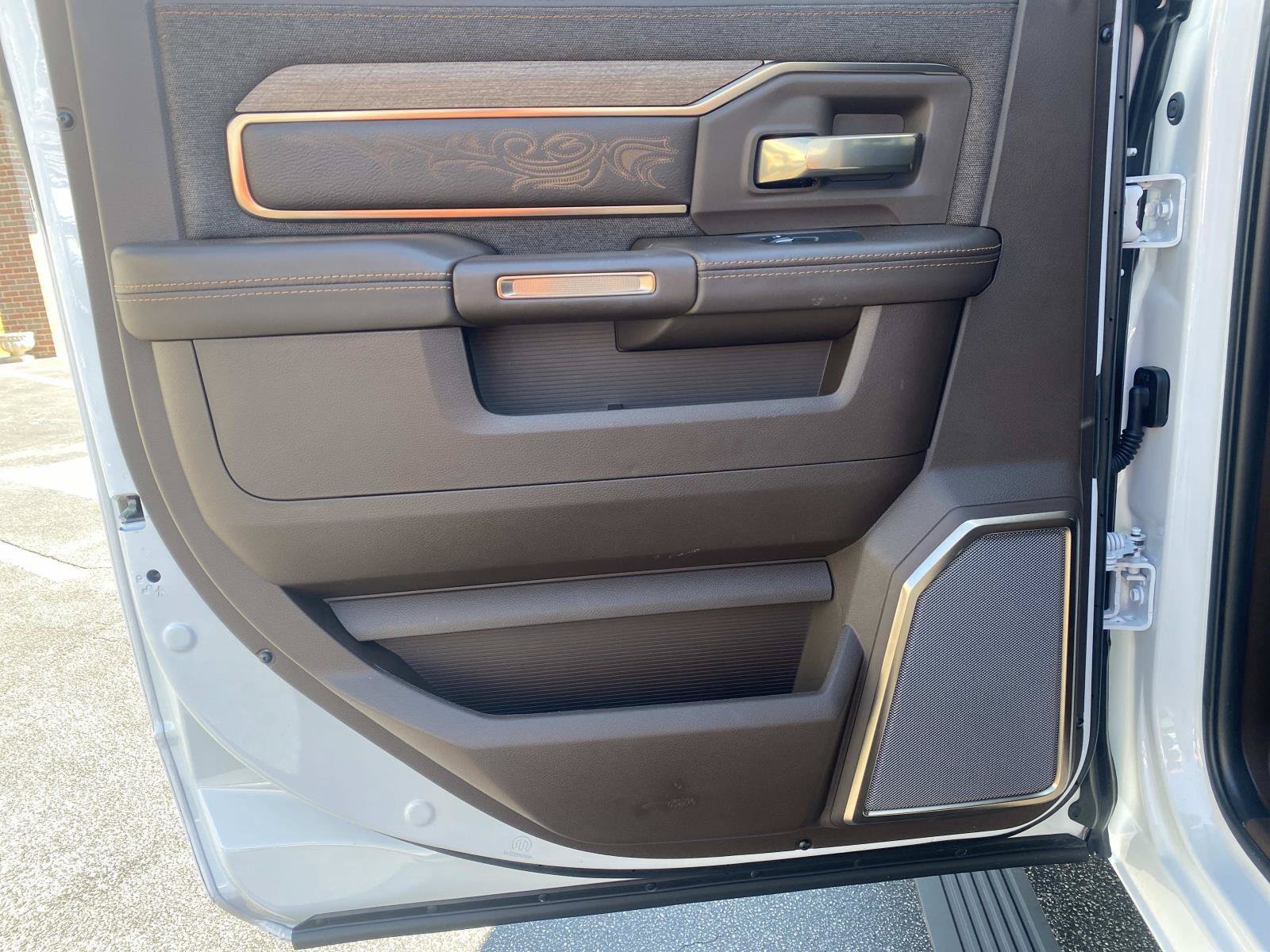 Used 2025 RAM 2500 Limited AWD/4WD image 19