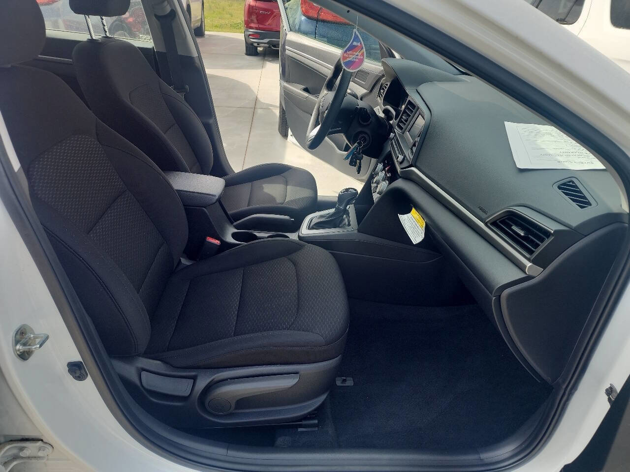 Used 2019 Hyundai Elantra SE w/ Cargo Package image 12