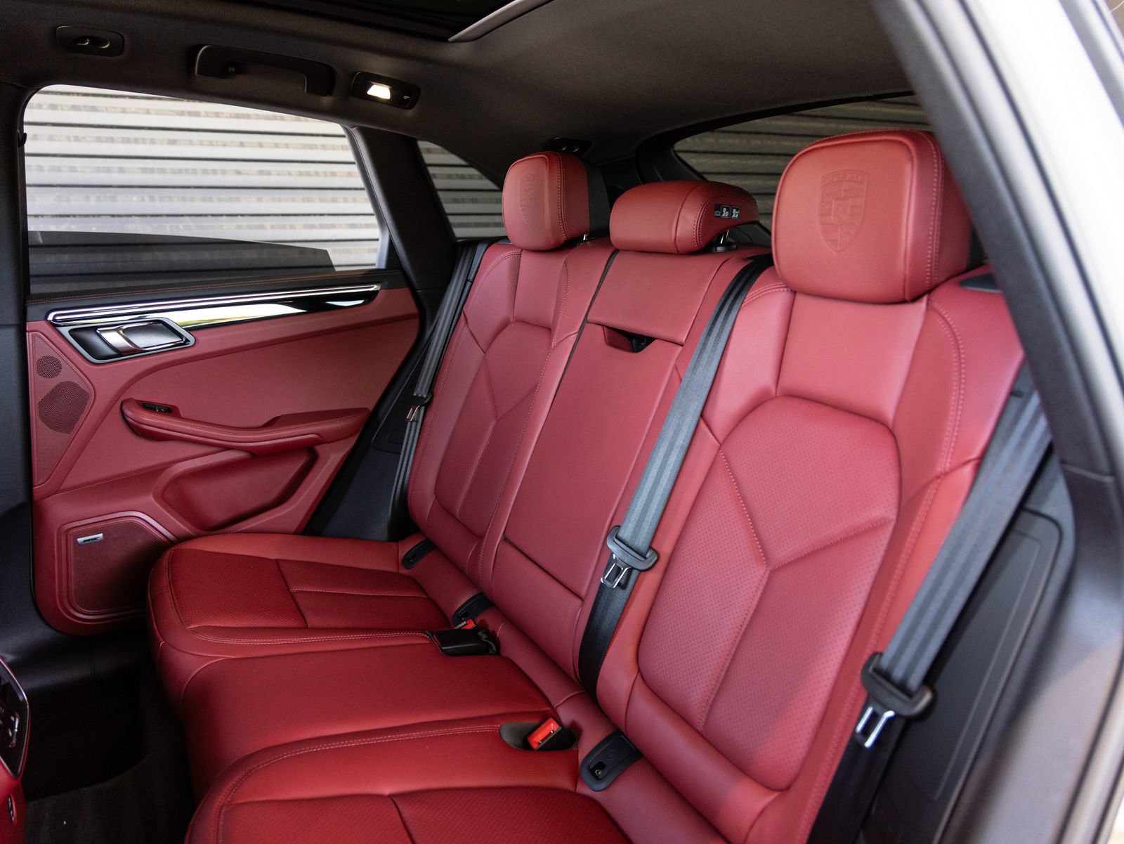 New 2026 Porsche Macan AWD/4WD image 25