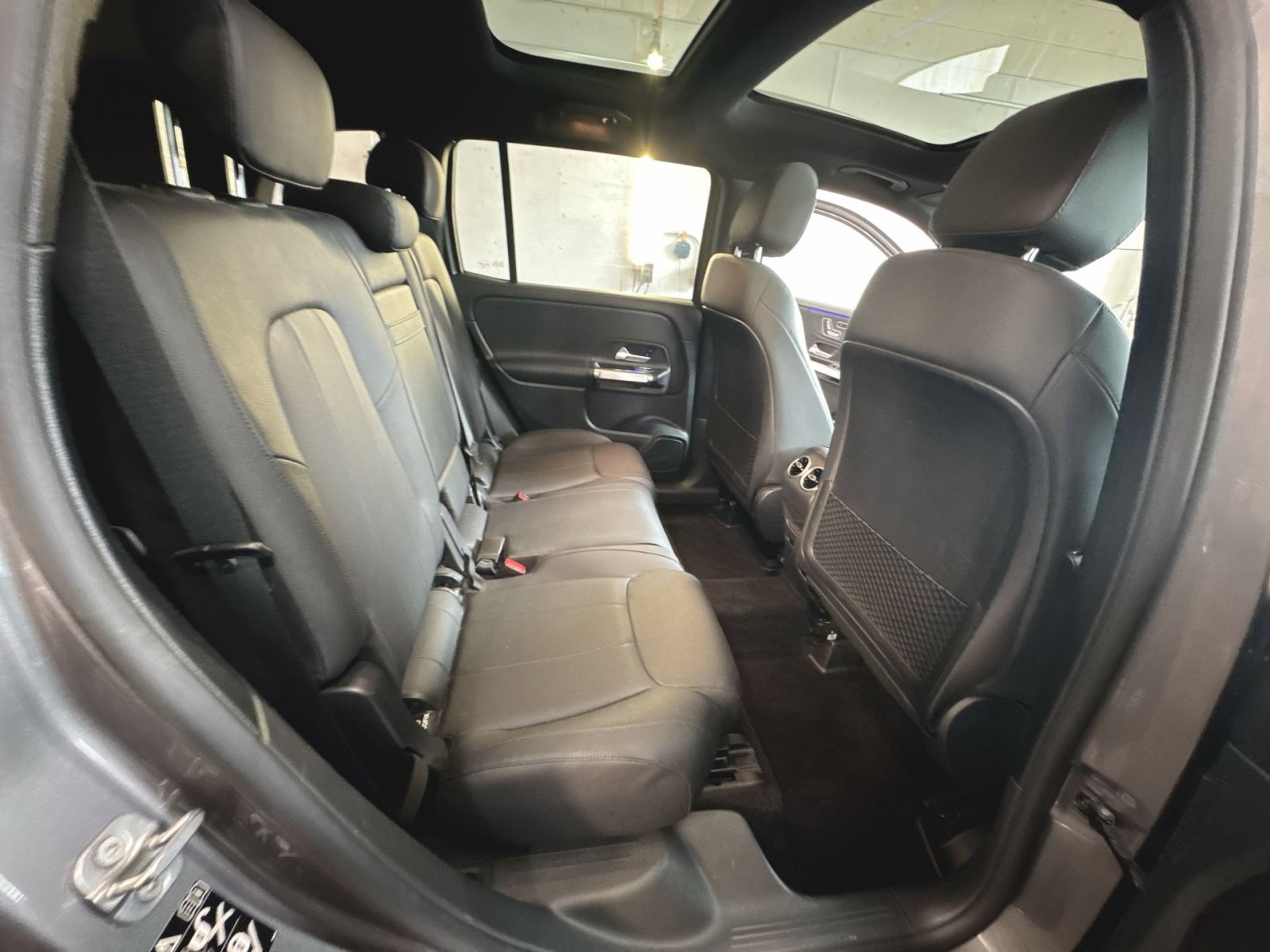 Used 2023 Mercedes-Benz GLB 250 4MATIC image 32