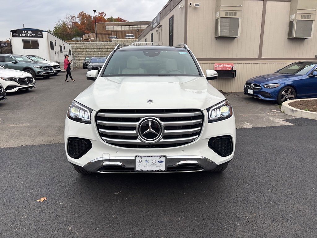 Used 2025 Mercedes-Benz GLS 450 4MATIC image 2