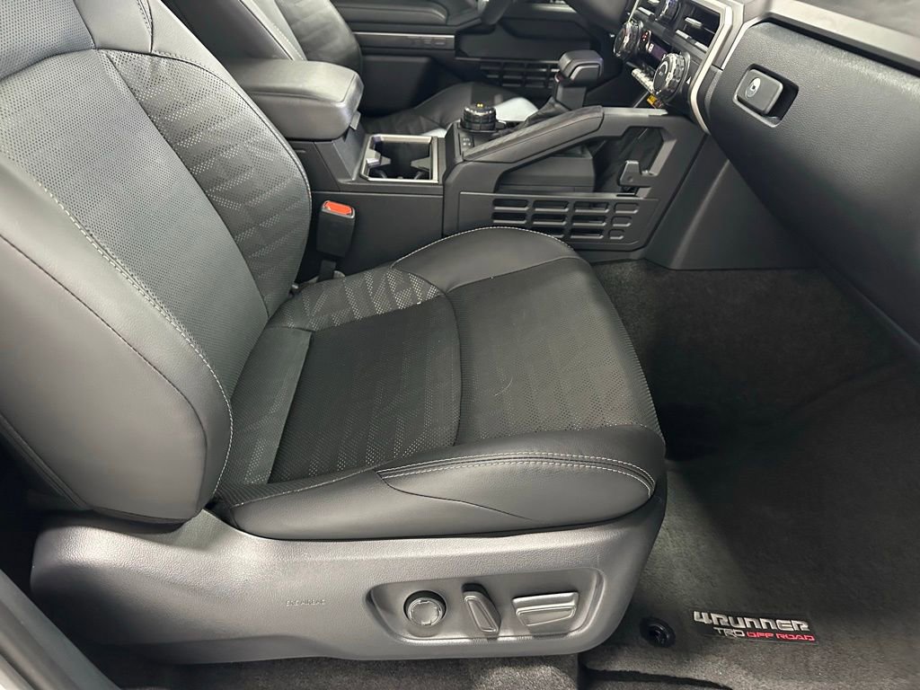 Used 2025 Toyota 4Runner TRD Off-Road Premium image 58