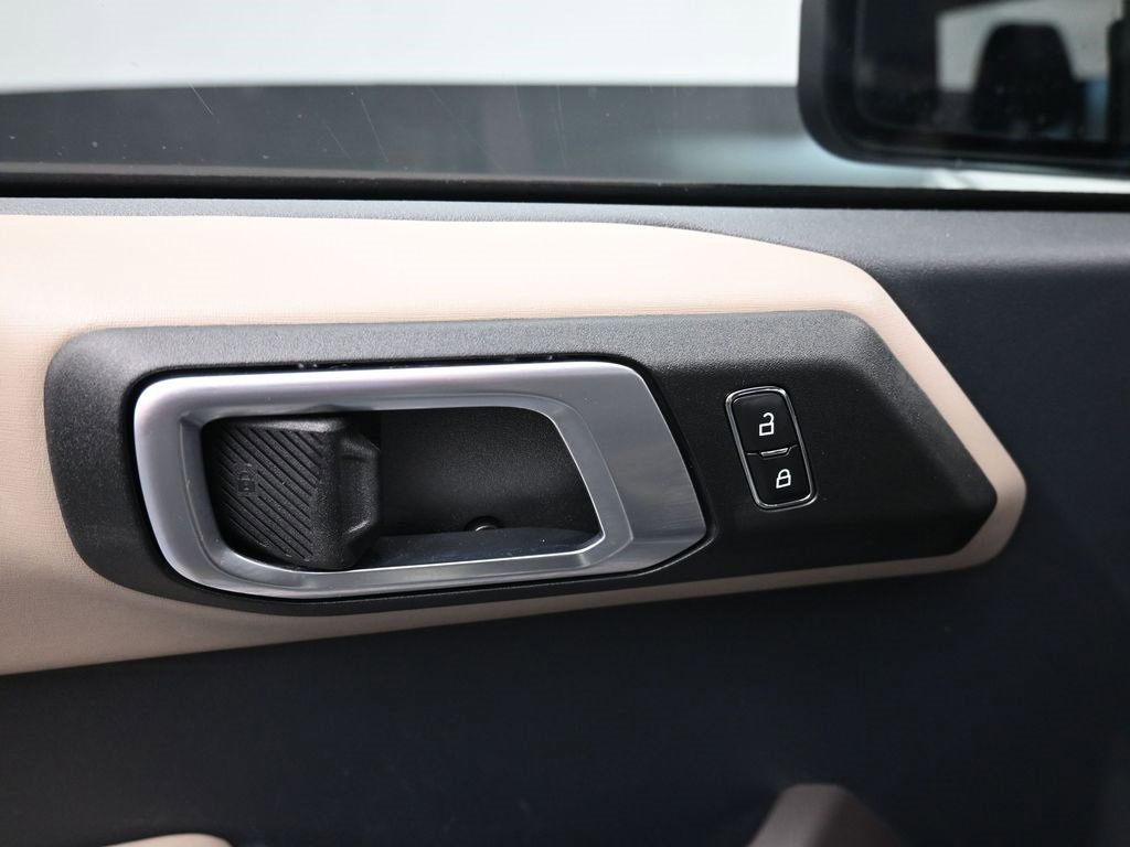 Used 2023 Ford Bronco Wildtrak image 5