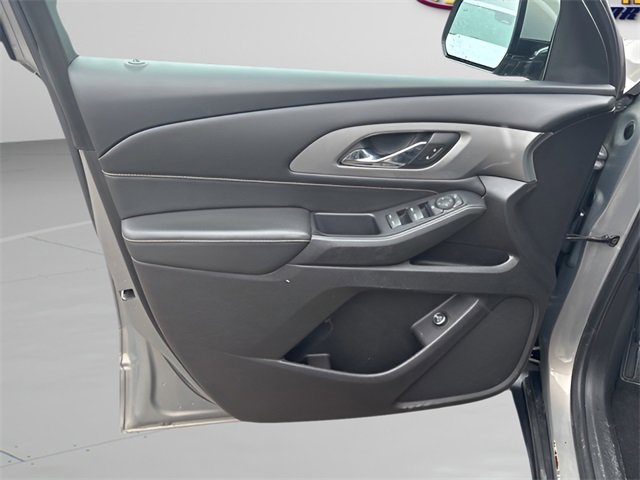 Used 2018 Chevrolet Traverse LT image 5