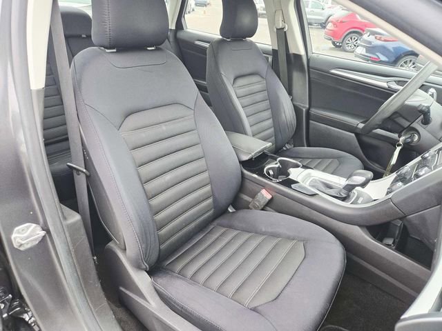 Used 2015 Ford Fusion SE image 12