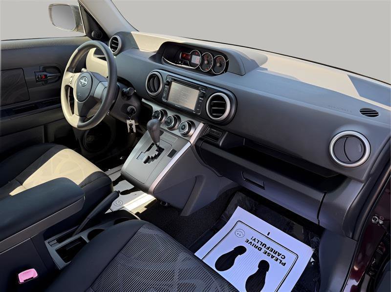 Used 2014 Scion xB FWD image 26