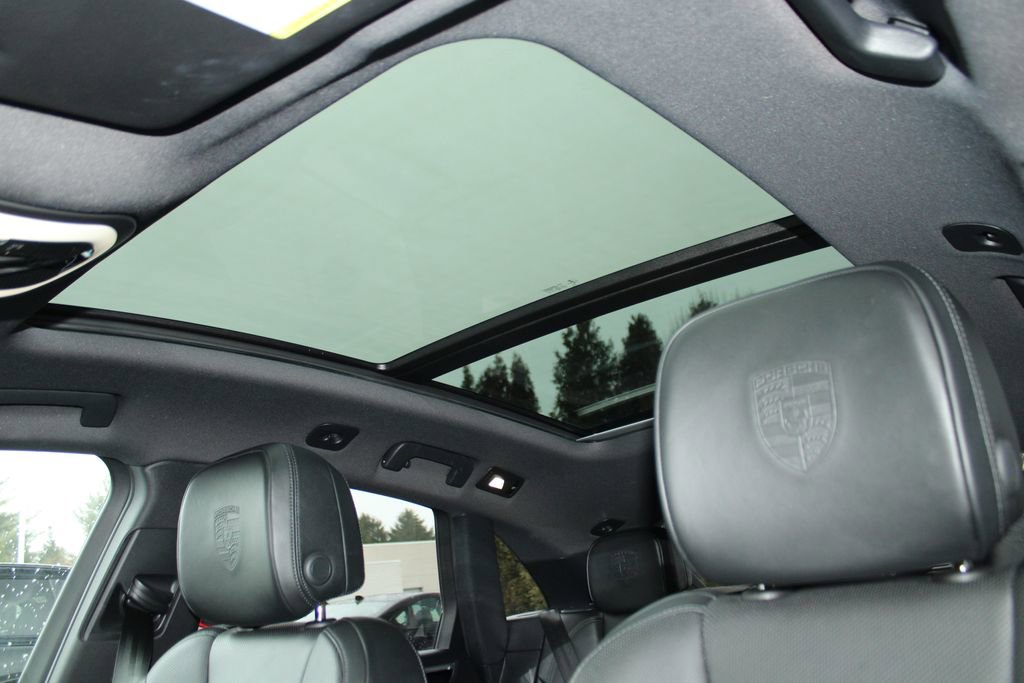 Used 2022 Porsche Macan image 28