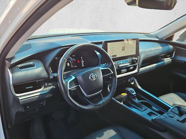 Used 2025 Toyota Grand Highlander AWD image 10