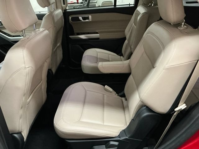 Used 2023 Ford Explorer XLT w/ Equipment Group 202A AWD/4WD image 13