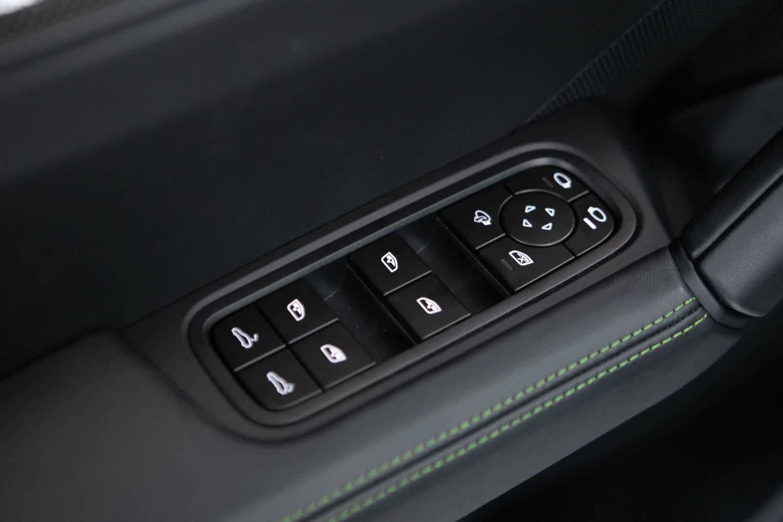 New 2025 Porsche Cayenne GTS image 25