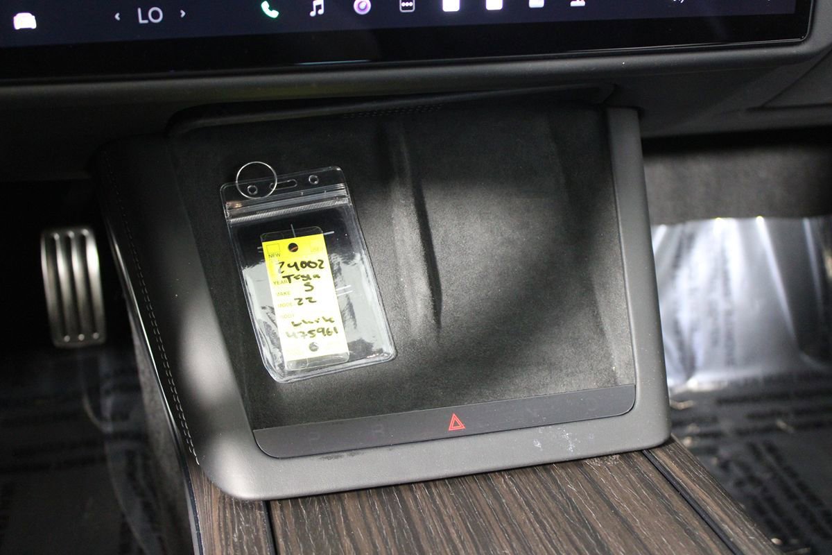 Used 2022 Tesla Model S AWD/4WD image 17