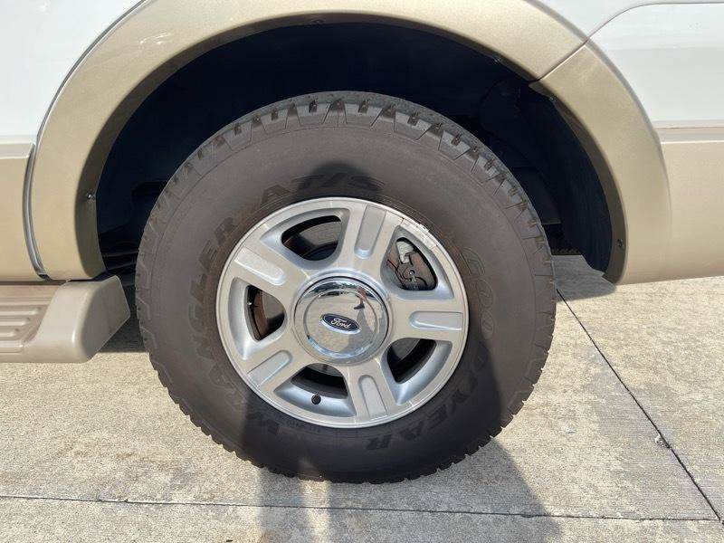 Used 2006 Ford Expedition Eddie Bauer RWD image 16