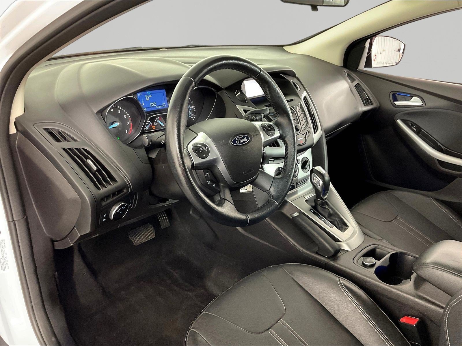 Used 2014 Ford Focus SE w/ Equipment Group 201A FWD image 16