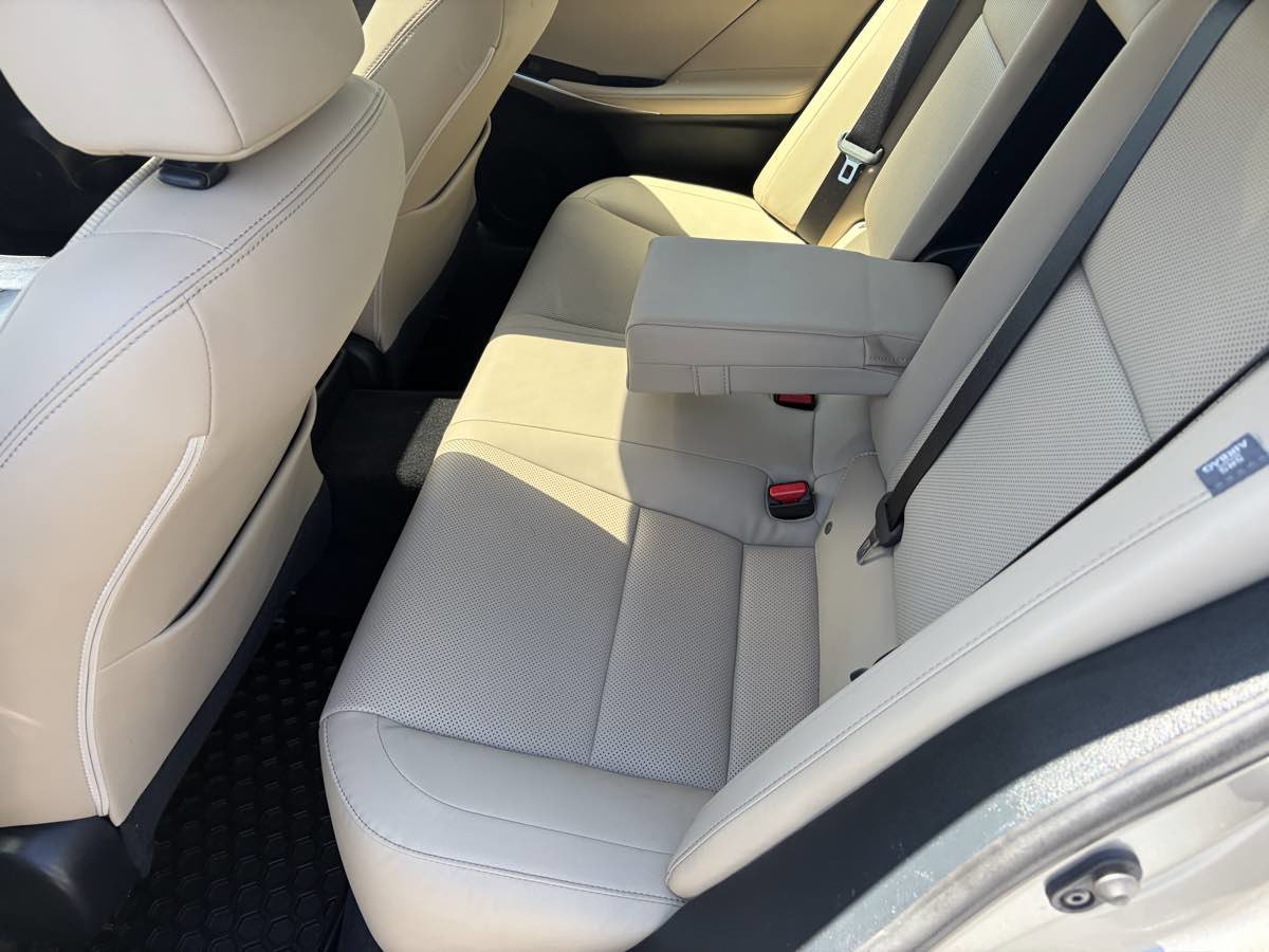 Used 2019 Lexus IS 300 AWD image 20