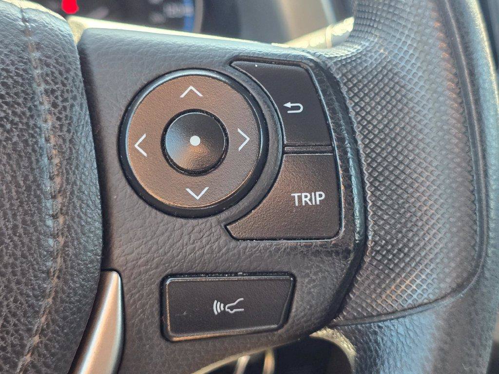 Used 2018 Toyota RAV4 LE w/ All Weather Liner Package FWD image 29