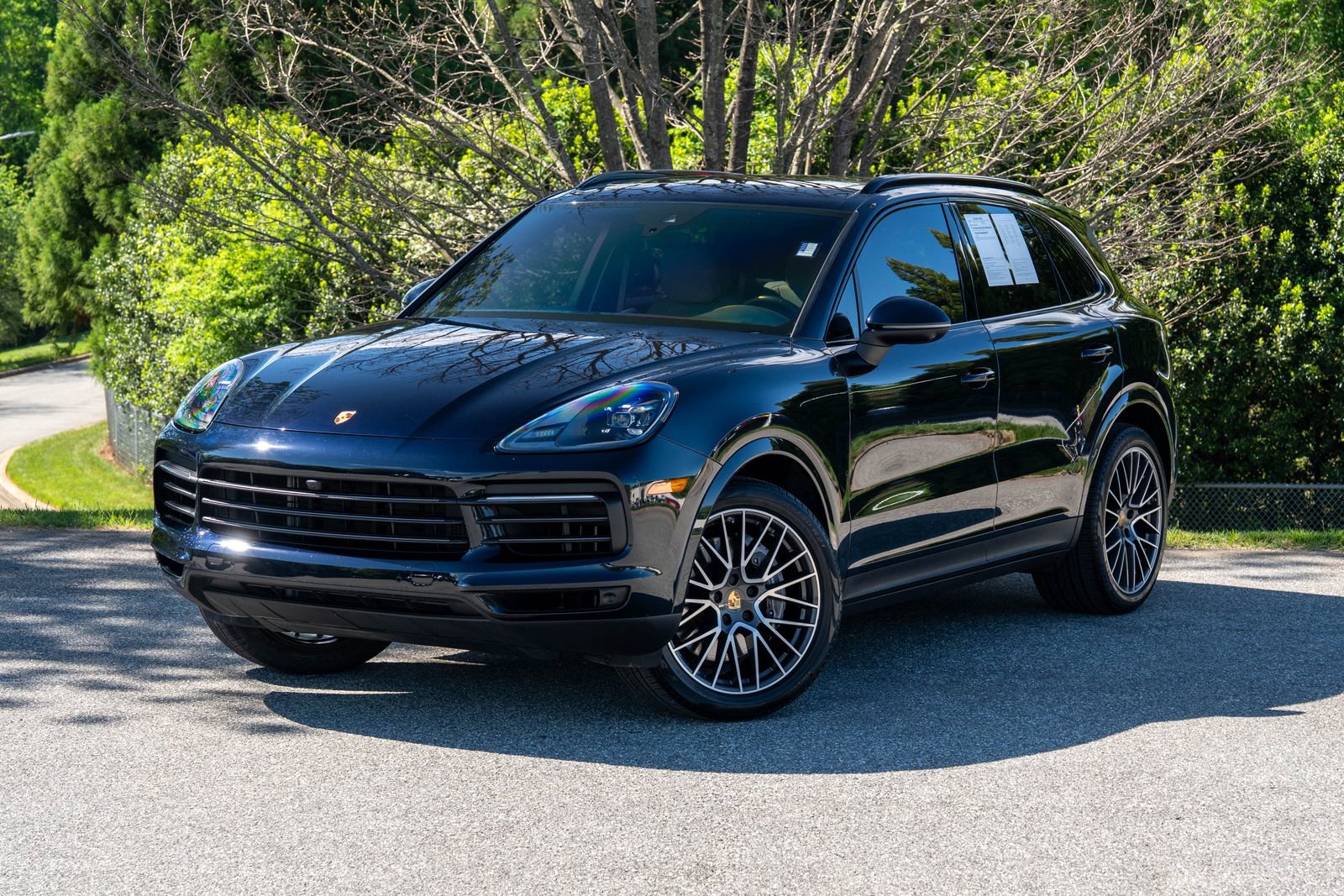 Certified 2023 Porsche Cayenne Platinum Edition image 1