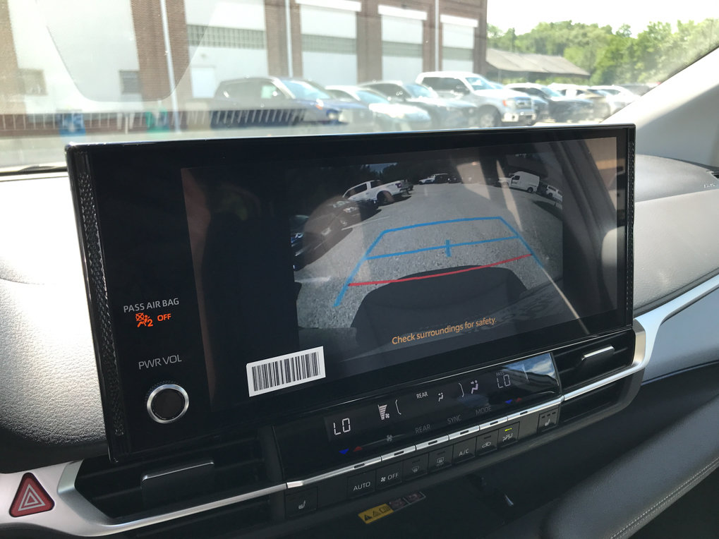 Certified 2025 Toyota Sienna XLE AWD/4WD image 19