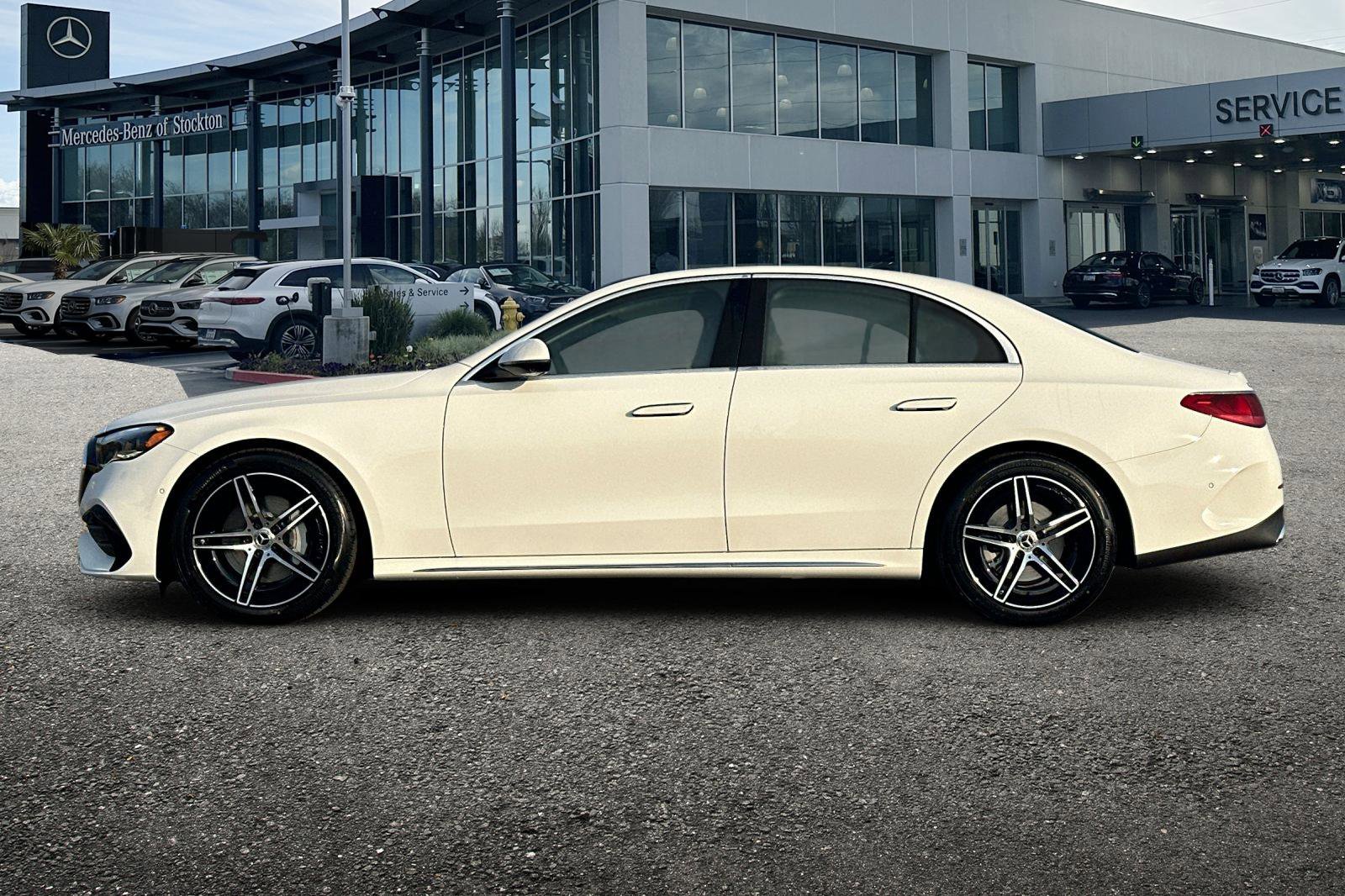 New 2026 Mercedes-Benz E 350 4MATIC Sedan image 7