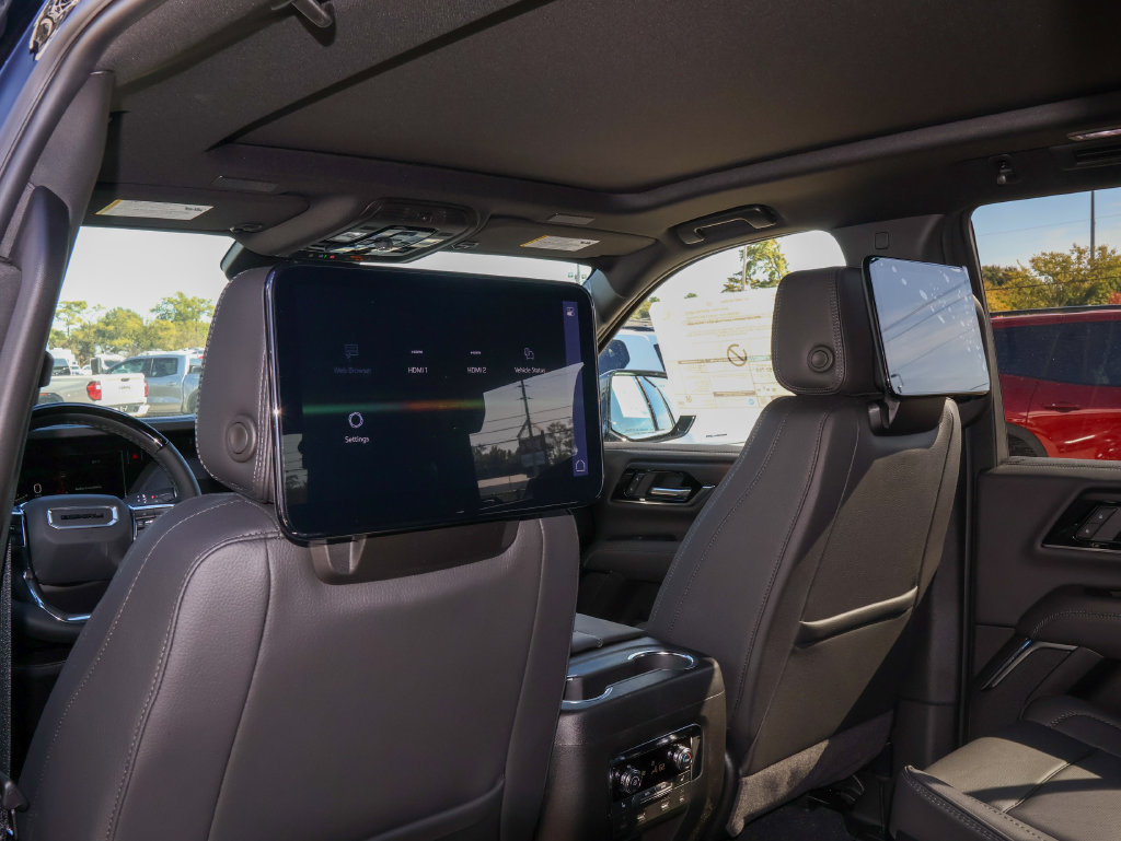 New 2027 GMC Yukon Denali w/ Denali Reserve Package AWD/4WD image 14