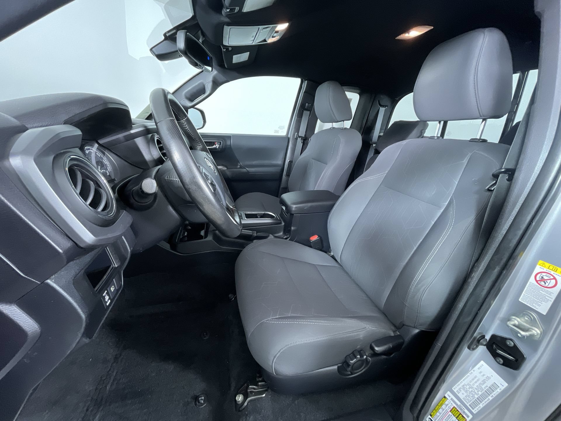 Used 2018 Toyota Tacoma TRD Sport AWD/4WD image 15