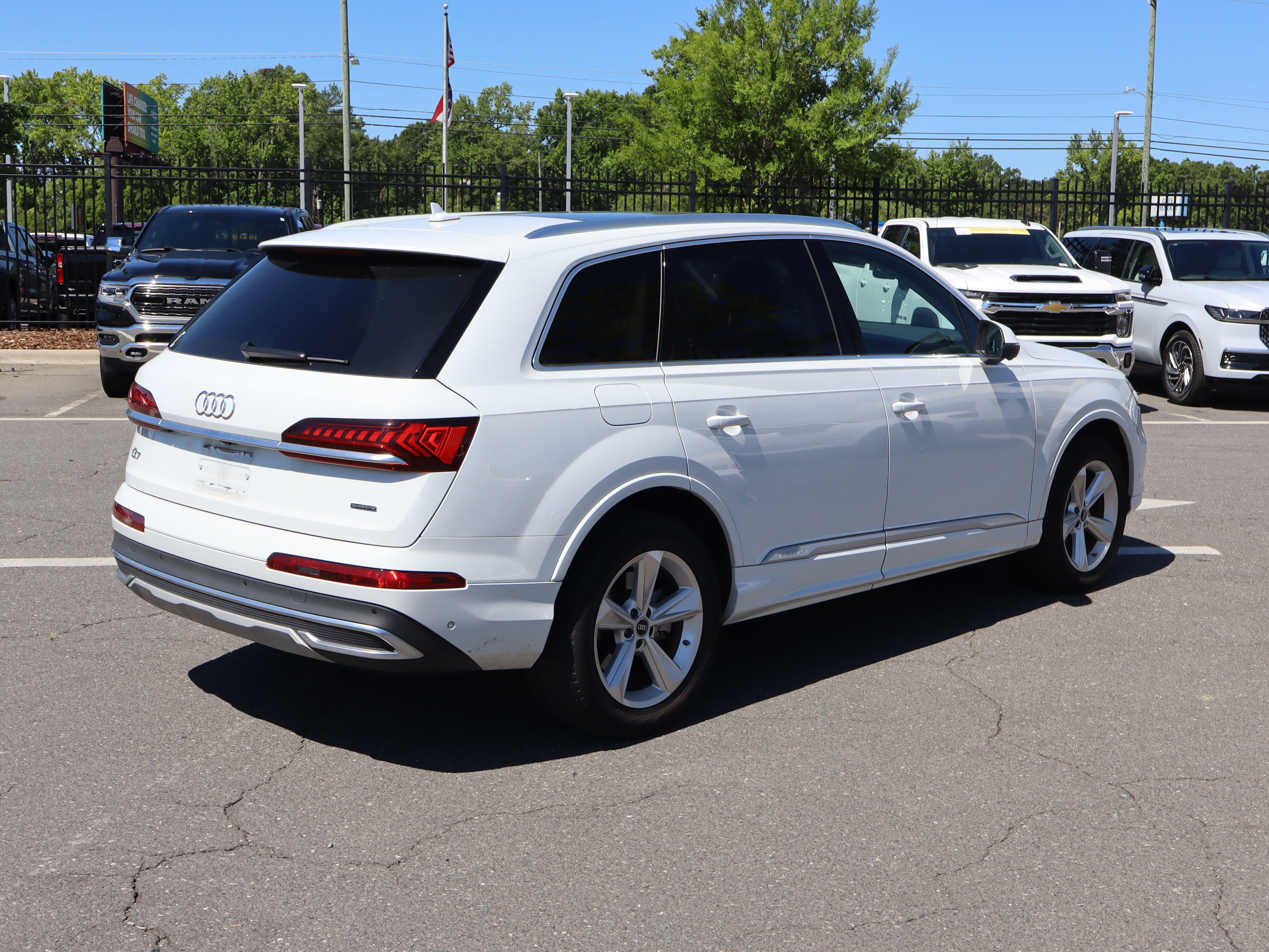 Used 2022 Audi Q7 3.0T Premium w/ Convenience Package AWD/4WD image 21