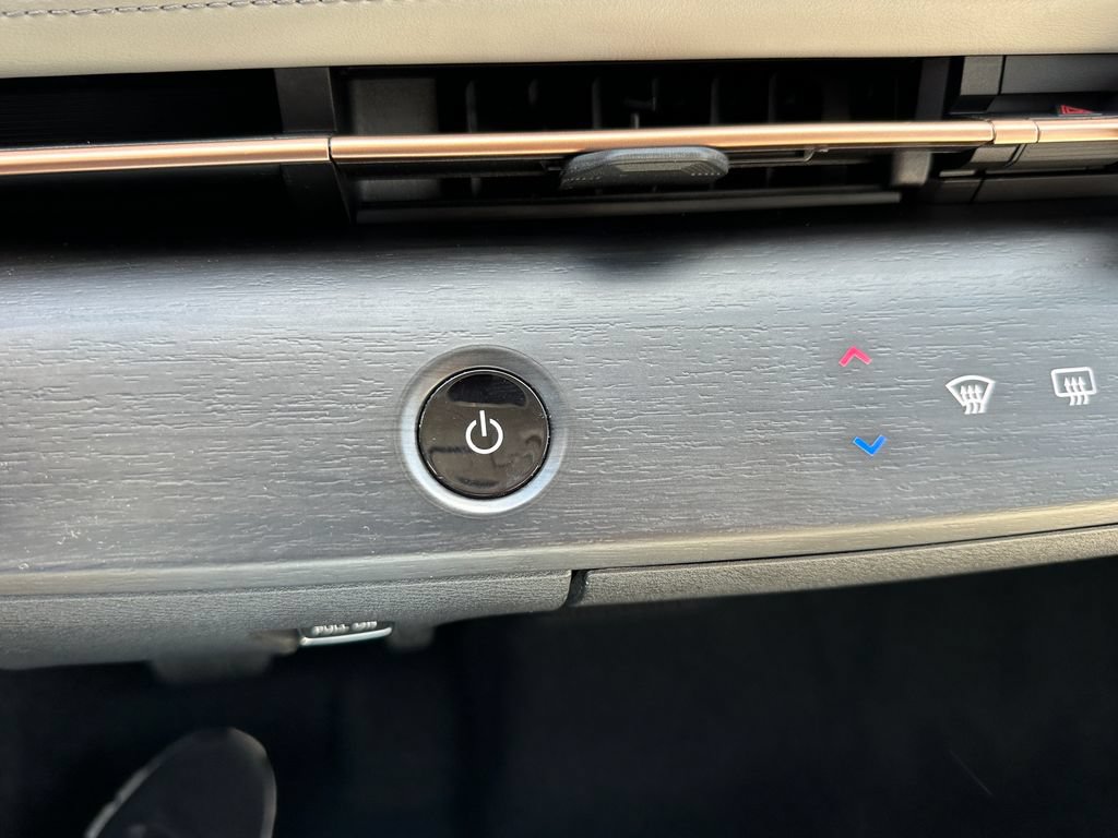 Used 2024 Nissan Ariya FWD image 30