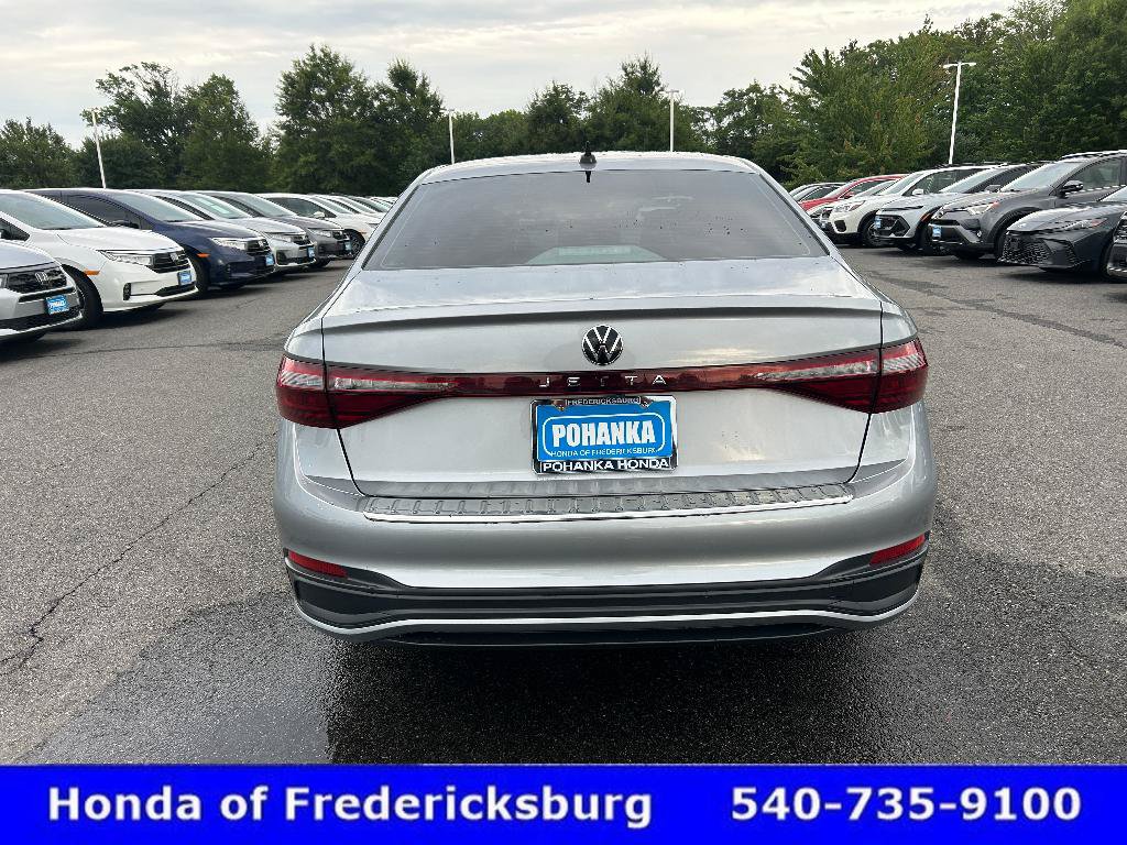 Used 2025 Volkswagen Jetta Sport FWD image 4