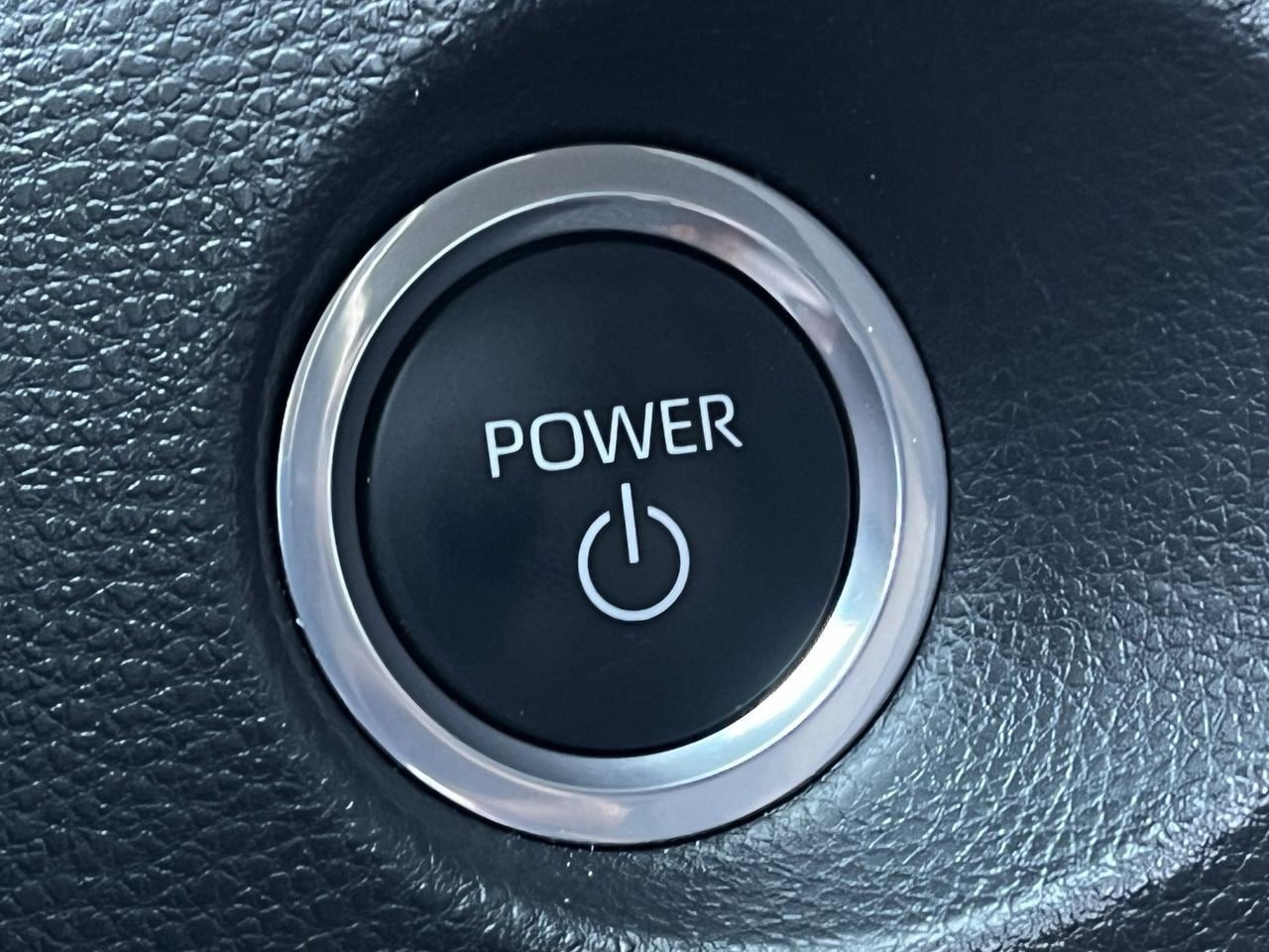 Used 2023 Toyota Corolla Cross AWD Hybrid image 19