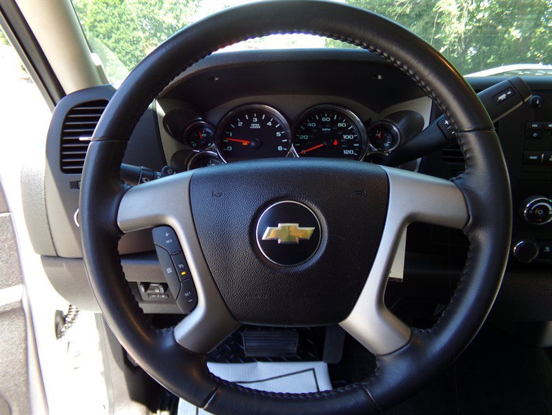Used 2011 Chevrolet Silverado 1500 LT AWD/4WD image 29