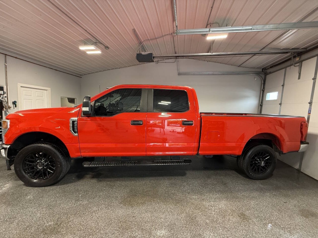 Used 2022 Ford F250 XL w/ Power Equipment Group AWD/4WD image 3