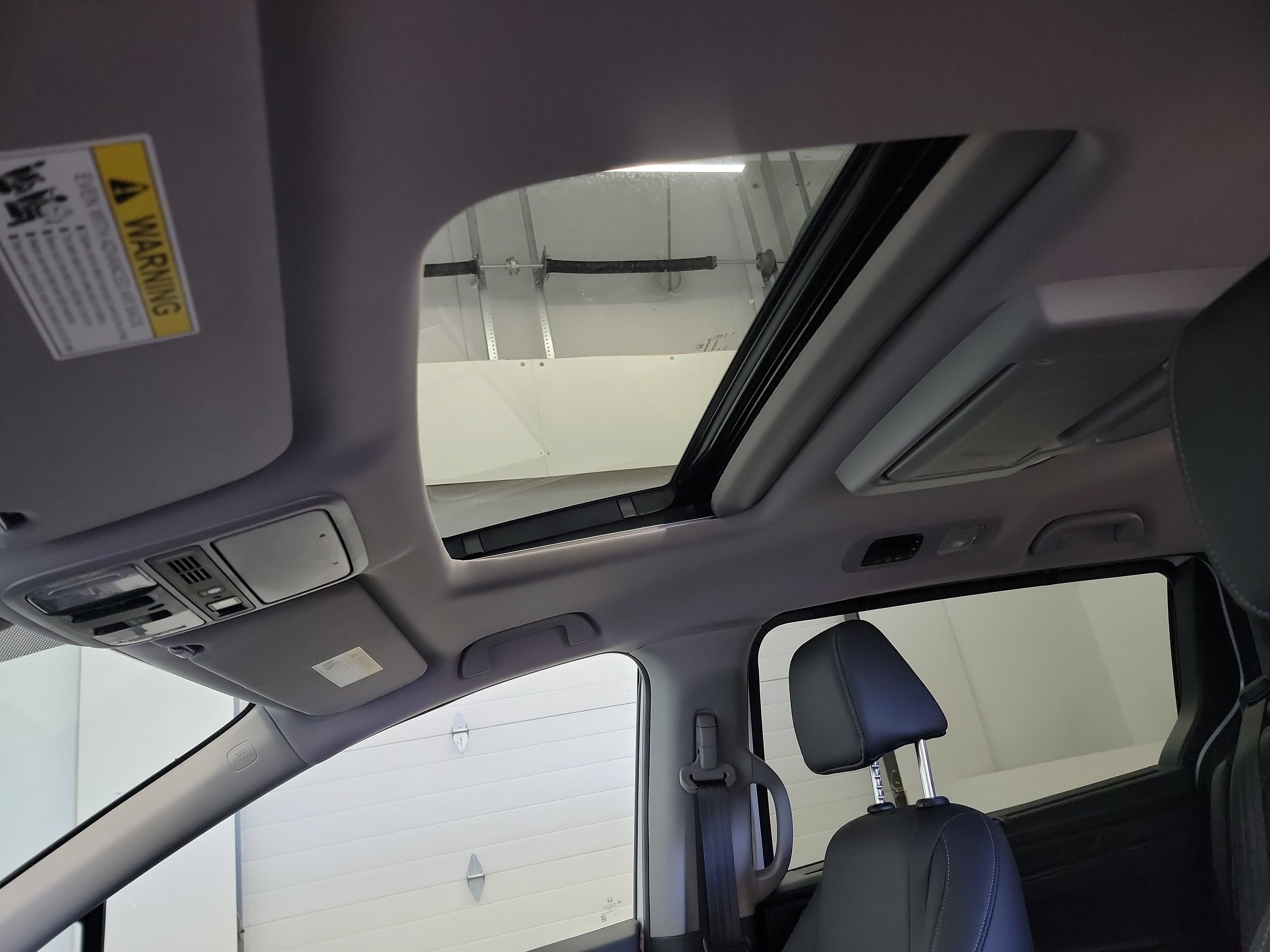 Certified 2023 Honda Odyssey Touring image 24