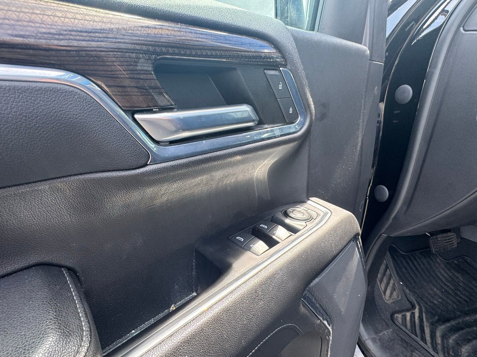 Used 2023 Chevrolet Silverado 1500 LT AWD/4WD image 15