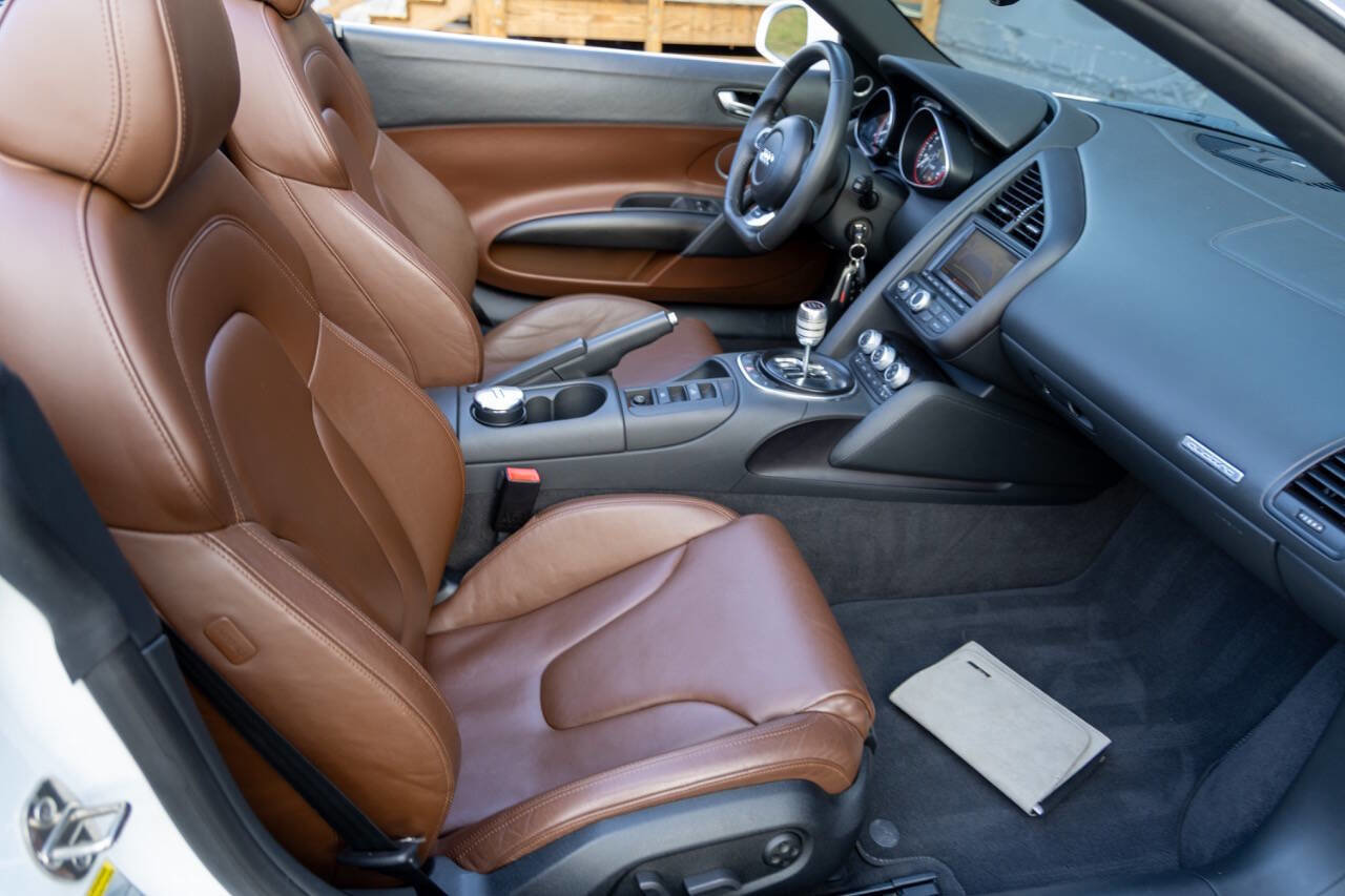 Used 2012 Audi R8 V10 image 18
