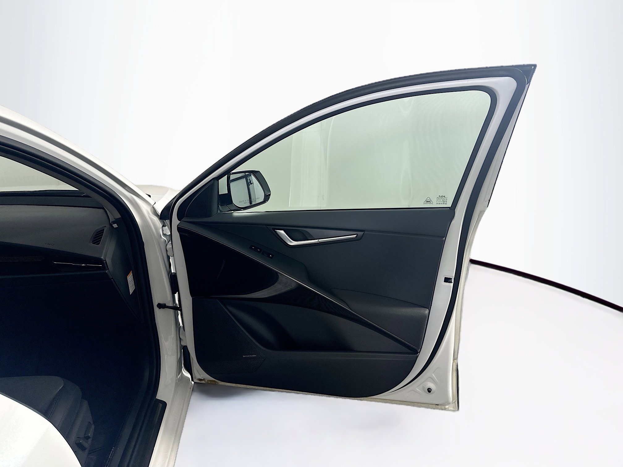 Used 2024 Kia Niro Wave w/ Wave Preserve Package image 35