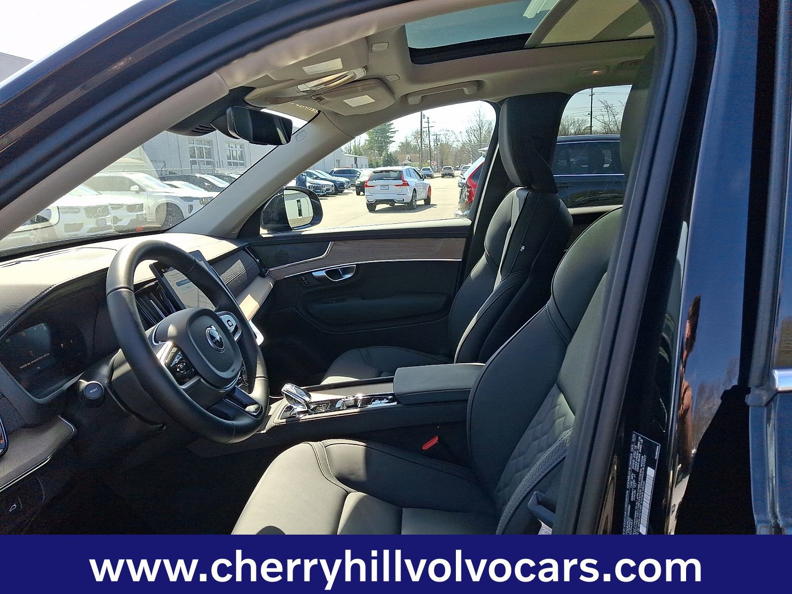 Certified 2025 Volvo XC90 B6 Core image 14