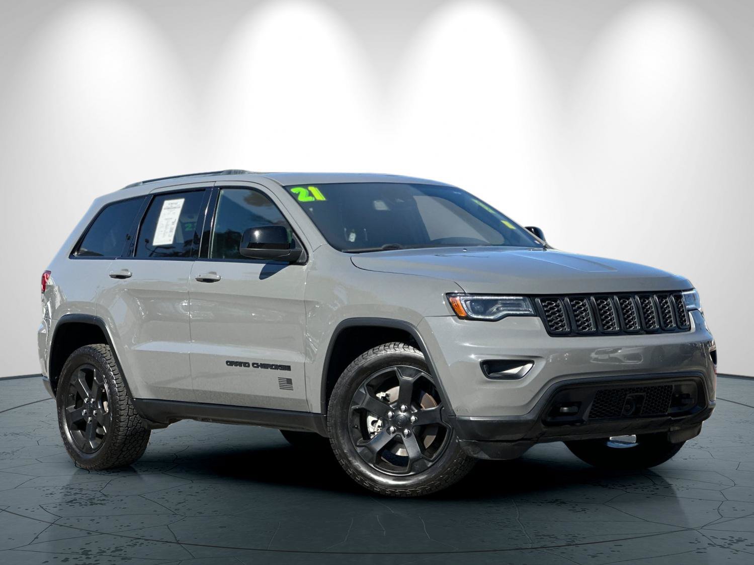 Used 2021 Jeep Grand Cherokee Freedom Edition AWD/4WD image 2