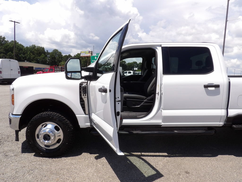 Used 2025 Ford F350 XLT AWD/4WD image 13
