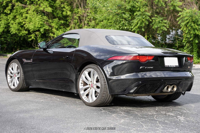 Used 2015 Jaguar F-TYPE S RWD image 19