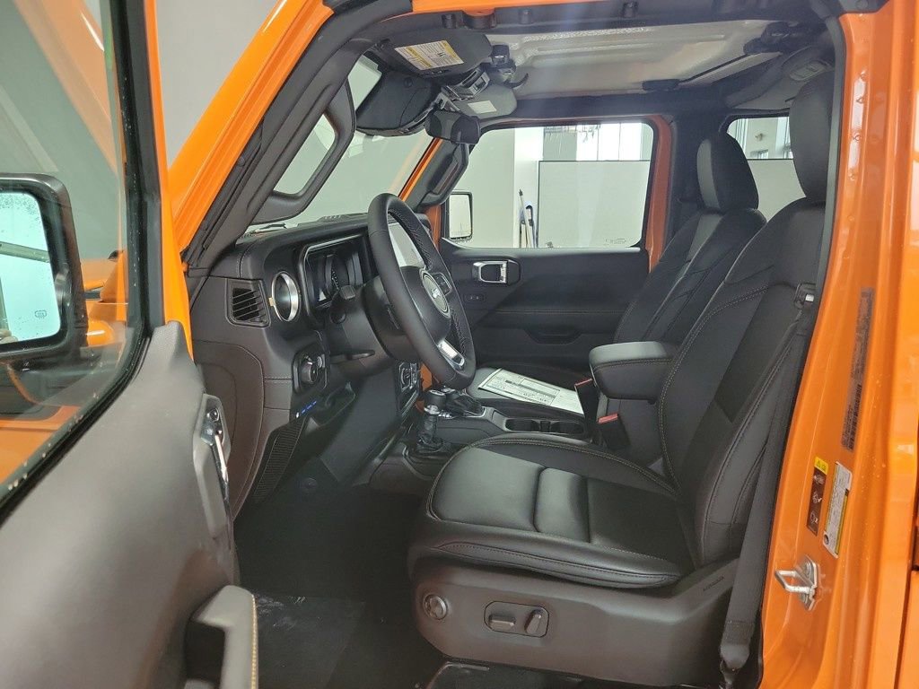 New 2025 Jeep Wrangler Unlimited Sahara w/ Safety Group AWD/4WD image 9