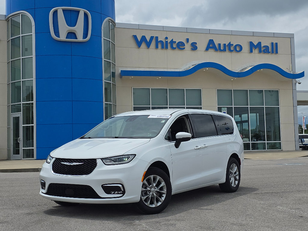 Used 2023 Chrysler Pacifica Touring-L