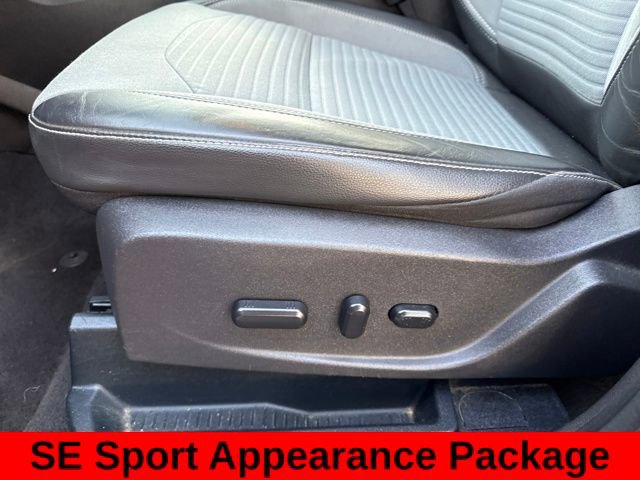 Used 2017 Ford Escape SE w/ Equipment Group 201A FWD image 17