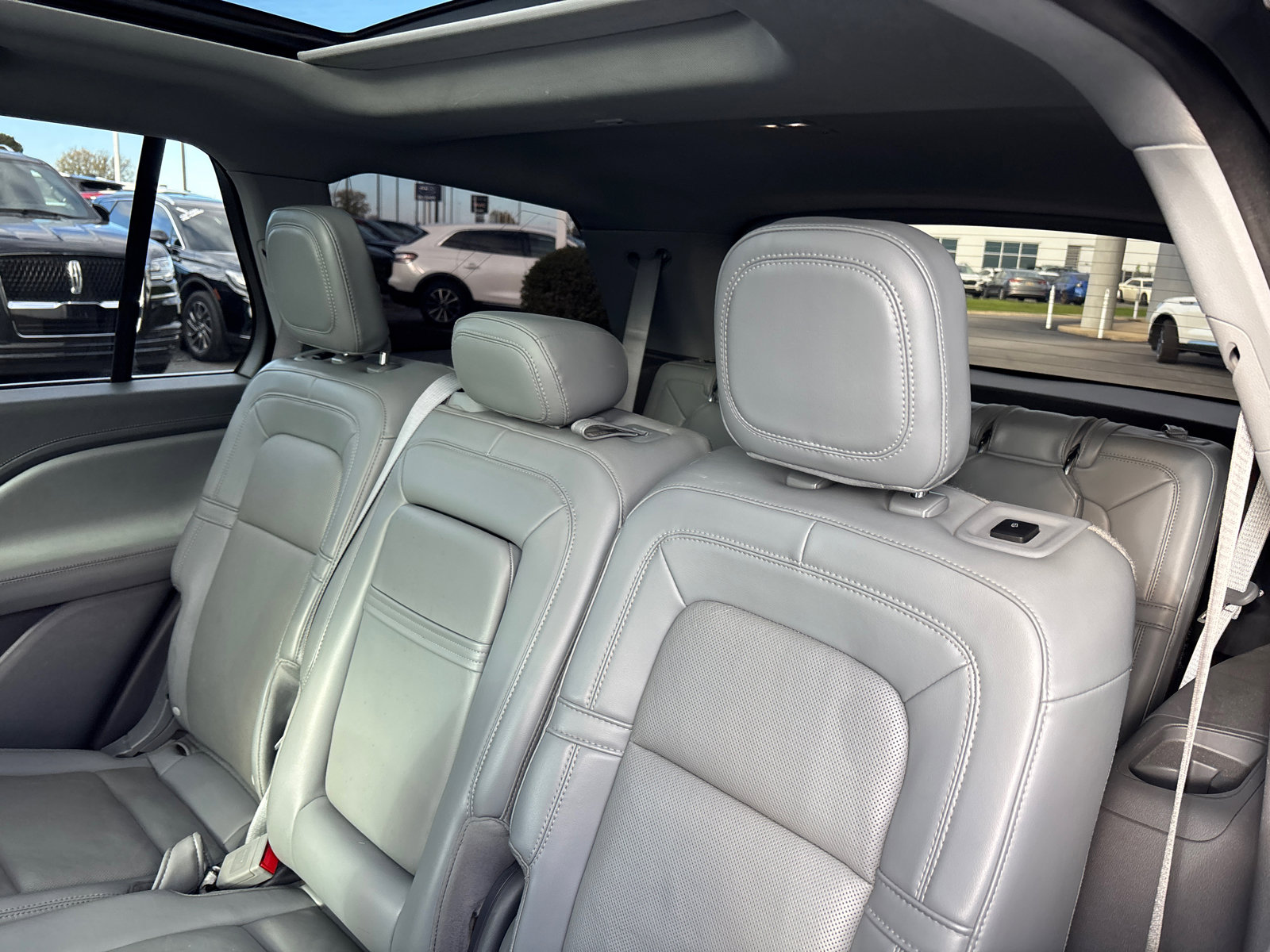 Used 2021 Lincoln Aviator Grand Touring w/ Elements Package Plus image 28