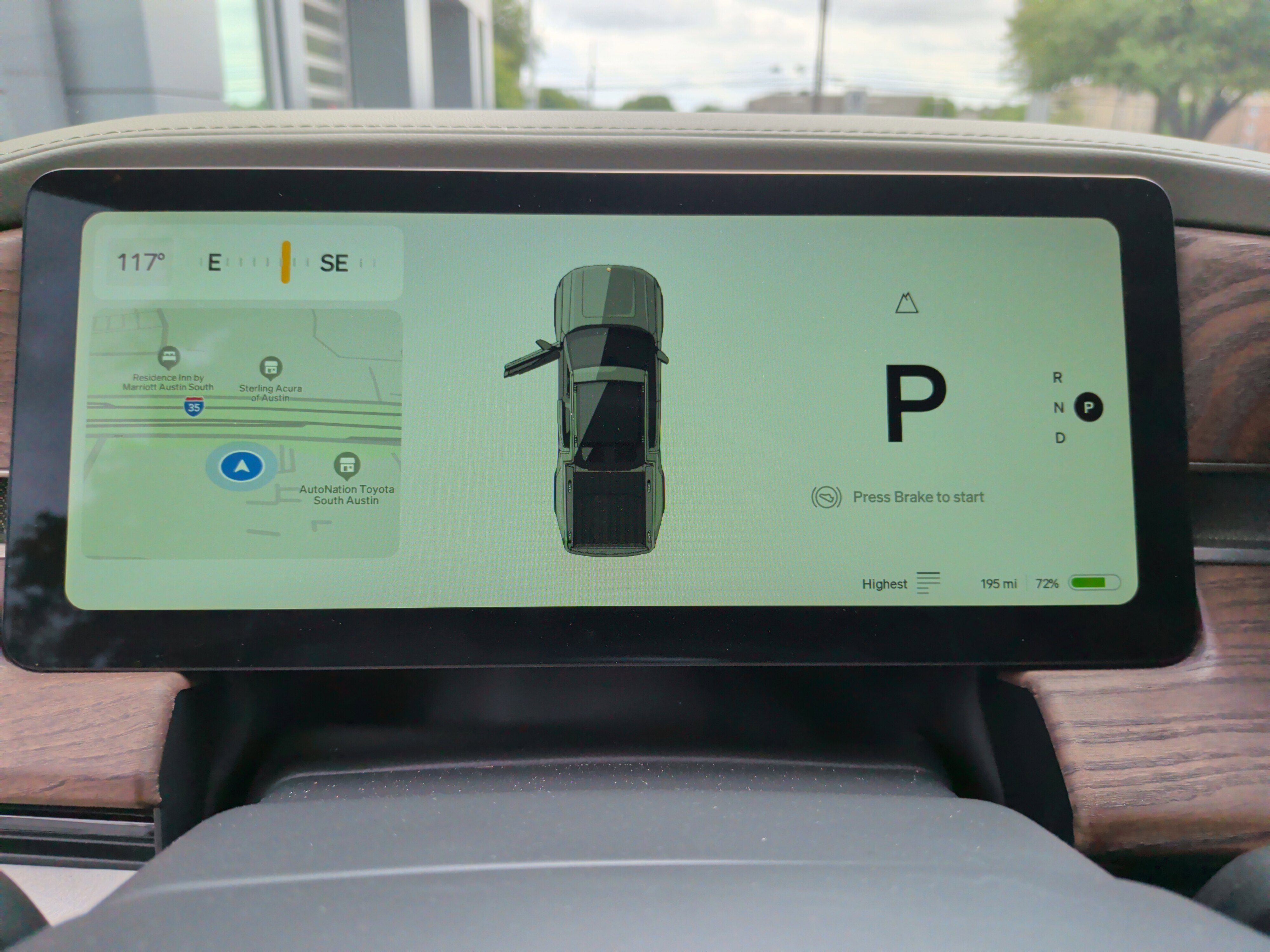 Used 2023 Rivian R1T Launch Edition image 21