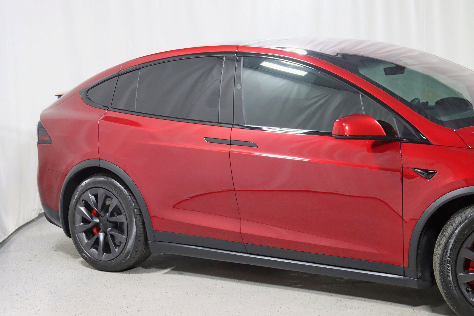 Used 2023 Tesla Model X Plaid image 3